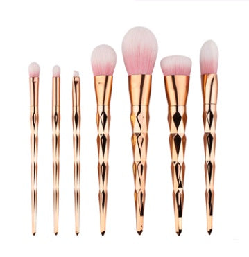 7 makeup brushes