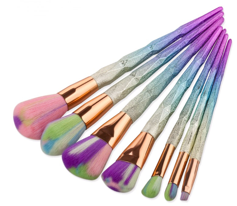 7 makeup brushes